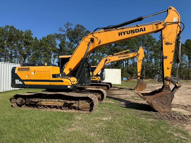 Image of Hyundai HX220L equipment image 3