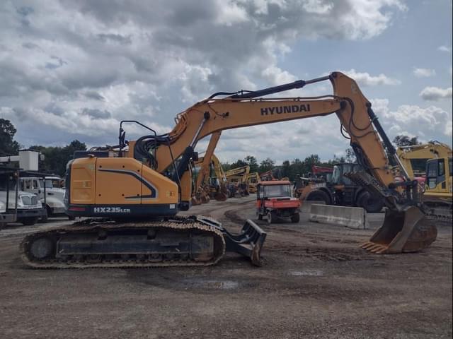 Image of Hyundai HX235 equipment image 2