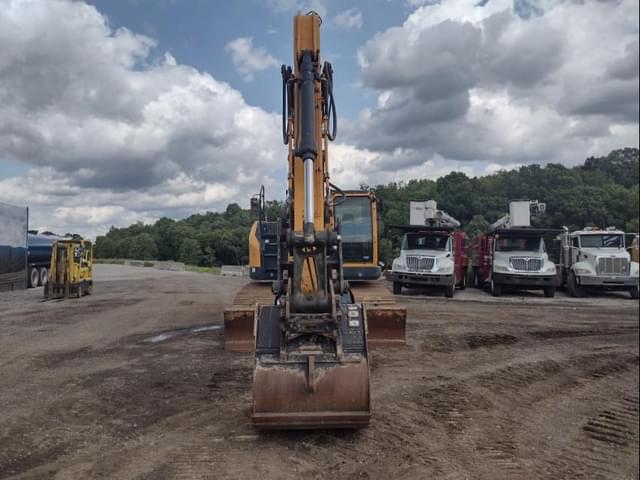 Image of Hyundai HX235 equipment image 1