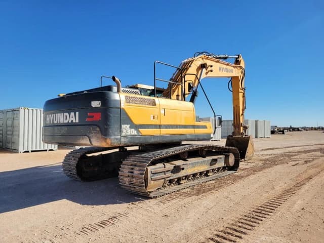 Image of Hyundai HX330L equipment image 4