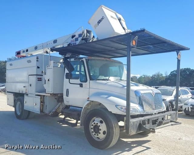 Image of International 4300 equipment image 2