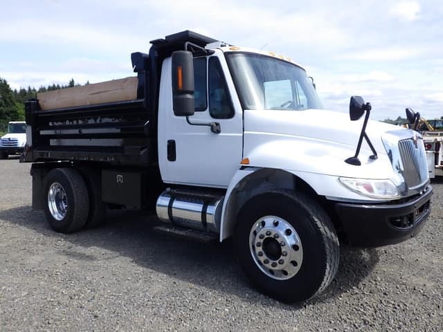 Image of International 4300 SBA equipment image 2