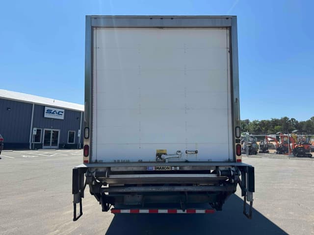 Image of International 4300 SBA equipment image 3