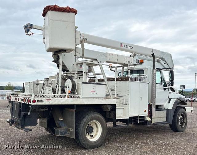 Image of International 7500 equipment image 4