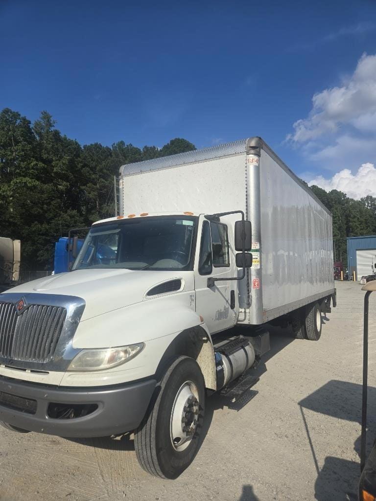 2018 International Durastar 4300 Equipment Image0