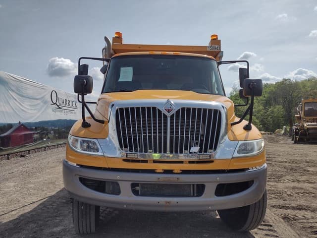 Image of International Durastar 4300 equipment image 1