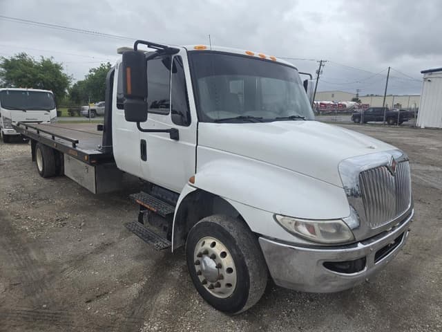 Image of International Durastar 4300 equipment image 2