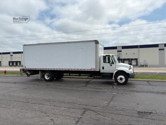 Image of International Durastar 4300 equipment image 2