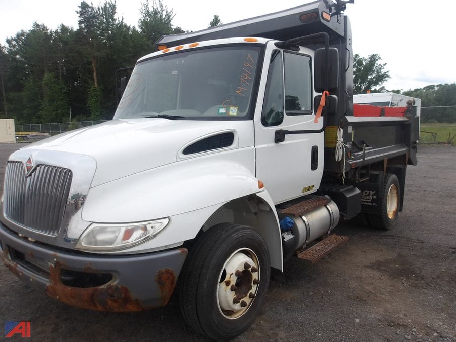 2018 International Durastar 4300 Equipment Image0