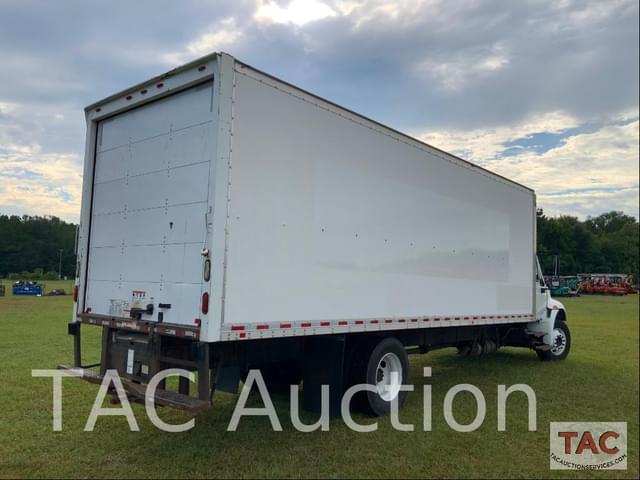 Image of International Durastar 4300 equipment image 4