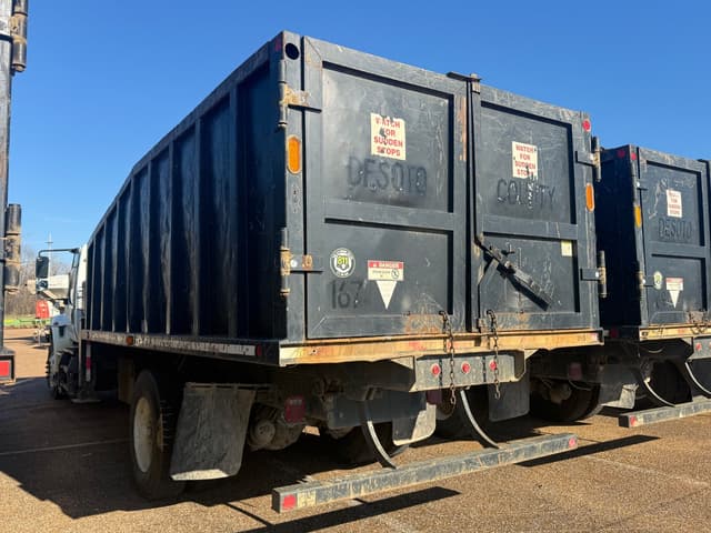 Image of International DuraStar 4400 equipment image 3