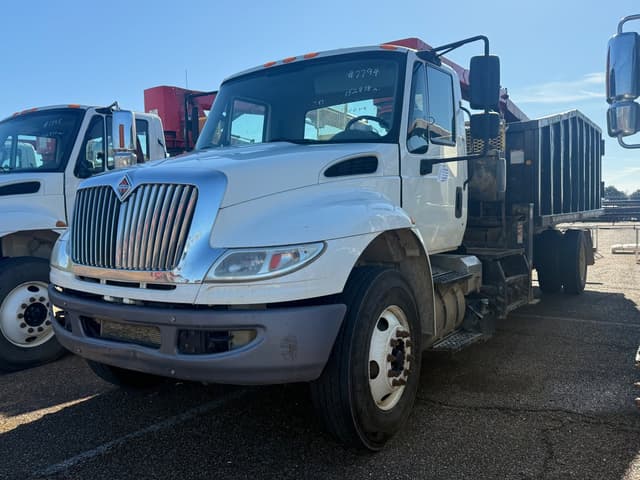 Image of International DuraStar 4400 equipment image 1