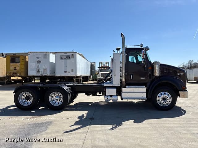 Image of International HX620 equipment image 3