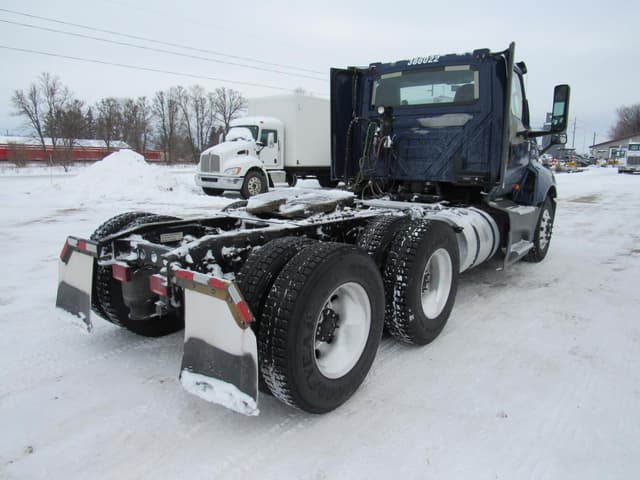 Image of International LT equipment image 3