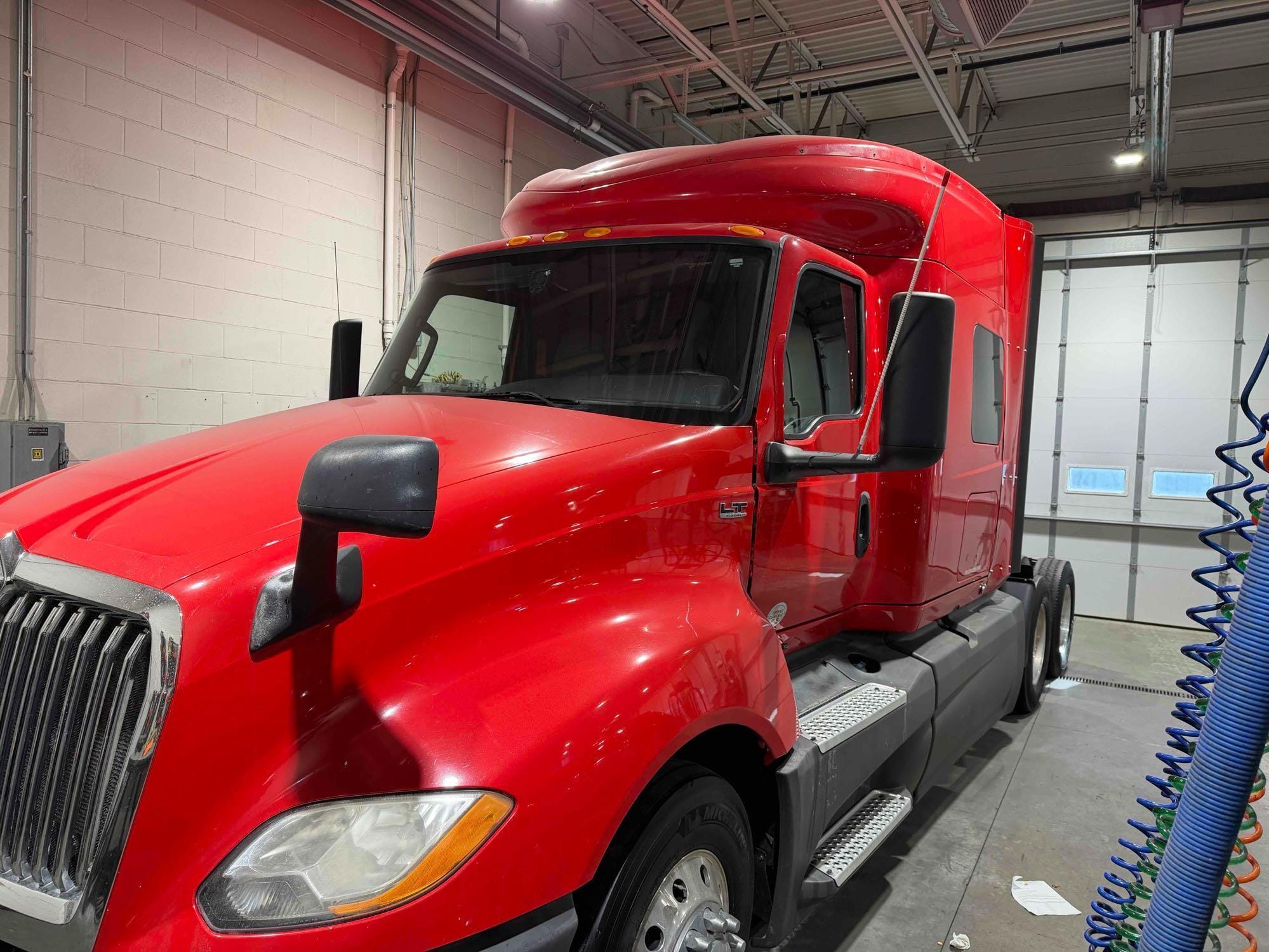 2018 International LT625 Equipment Image0