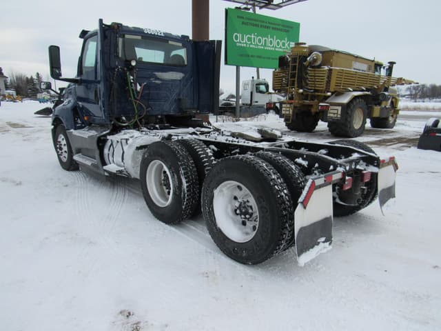 Image of International LT equipment image 2