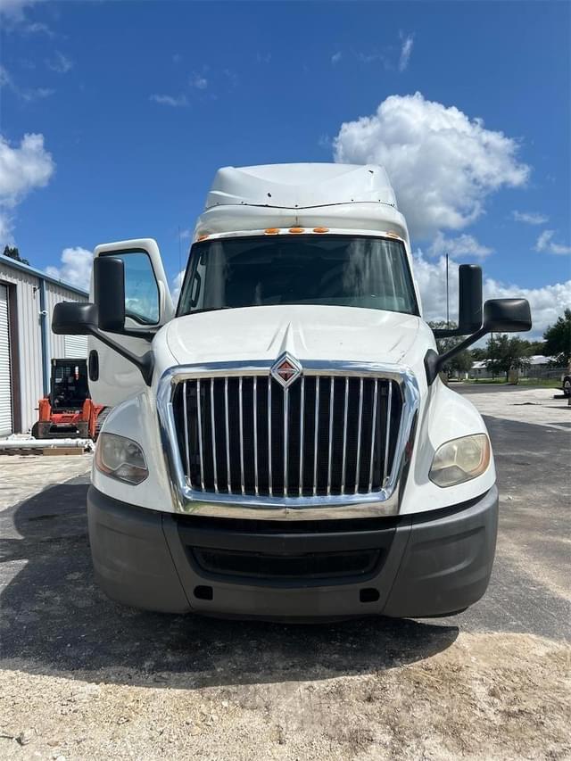 Image of International LT equipment image 1