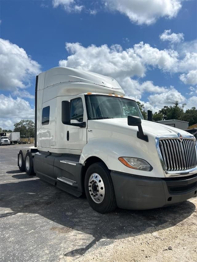 Image of International LT equipment image 2