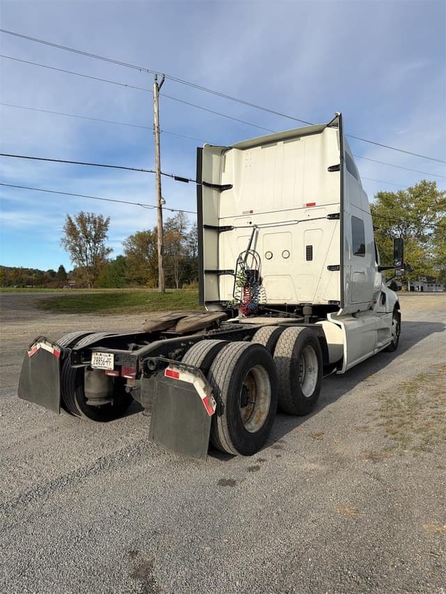 Image of International LT equipment image 4