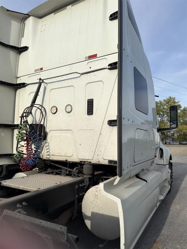 Image of International LT equipment image 3