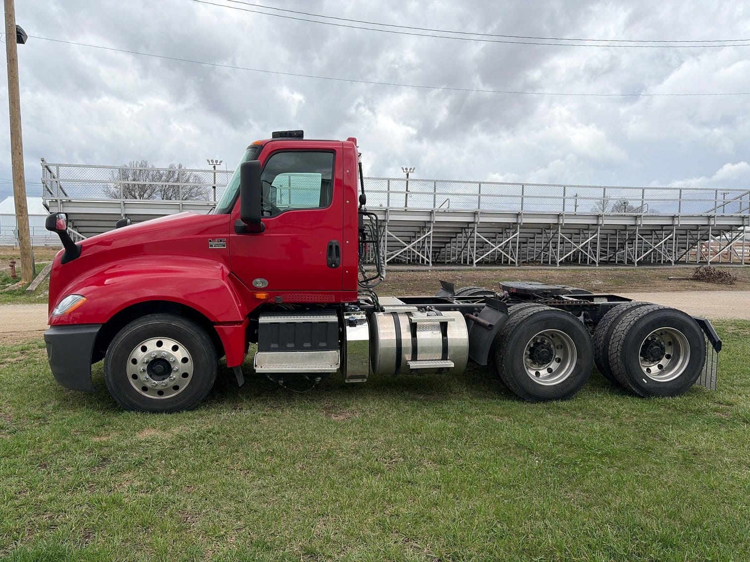 2018 International LT625 Equipment Image0
