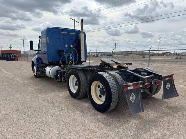 Image of International LT625 equipment image 1