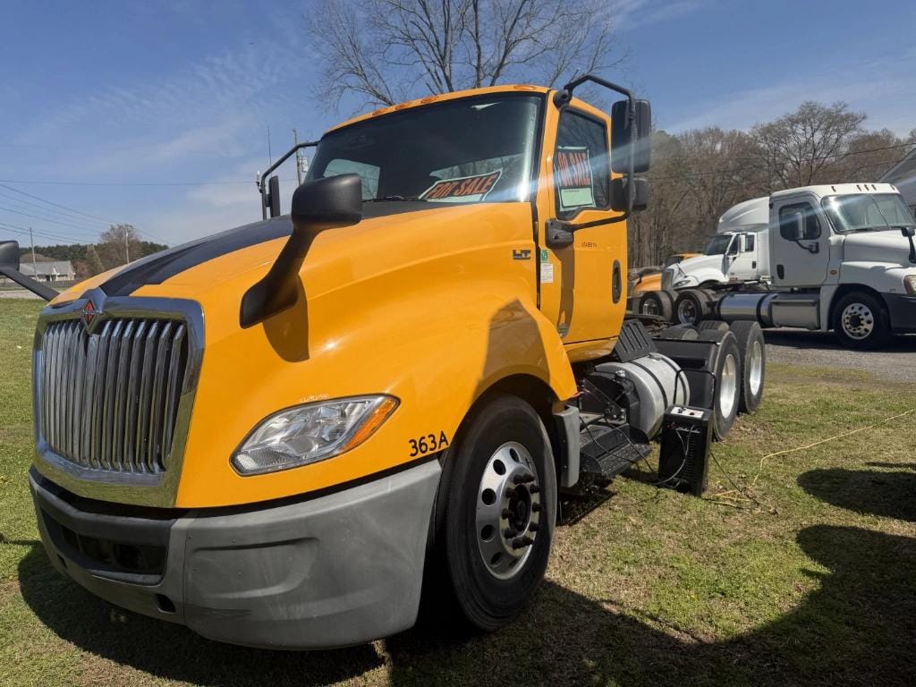 2018 International LT625 Equipment Image0