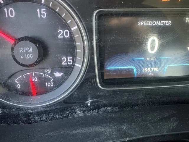 Image of International LT625 equipment image 4