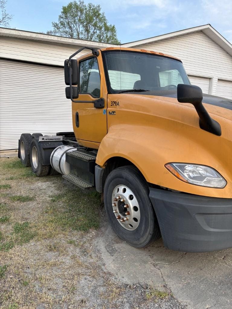 2018 International LT625 Equipment Image0