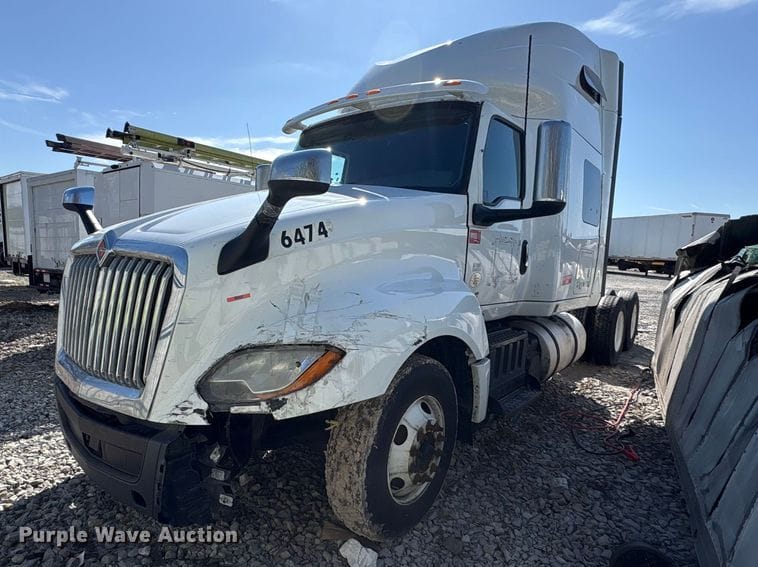 2018 International LT625 Equipment Image0