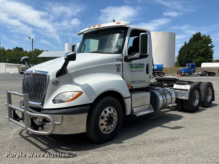 2018 International LT625 Equipment Image0