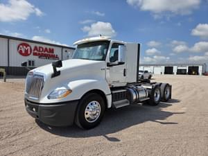 2018 International LT625 Image