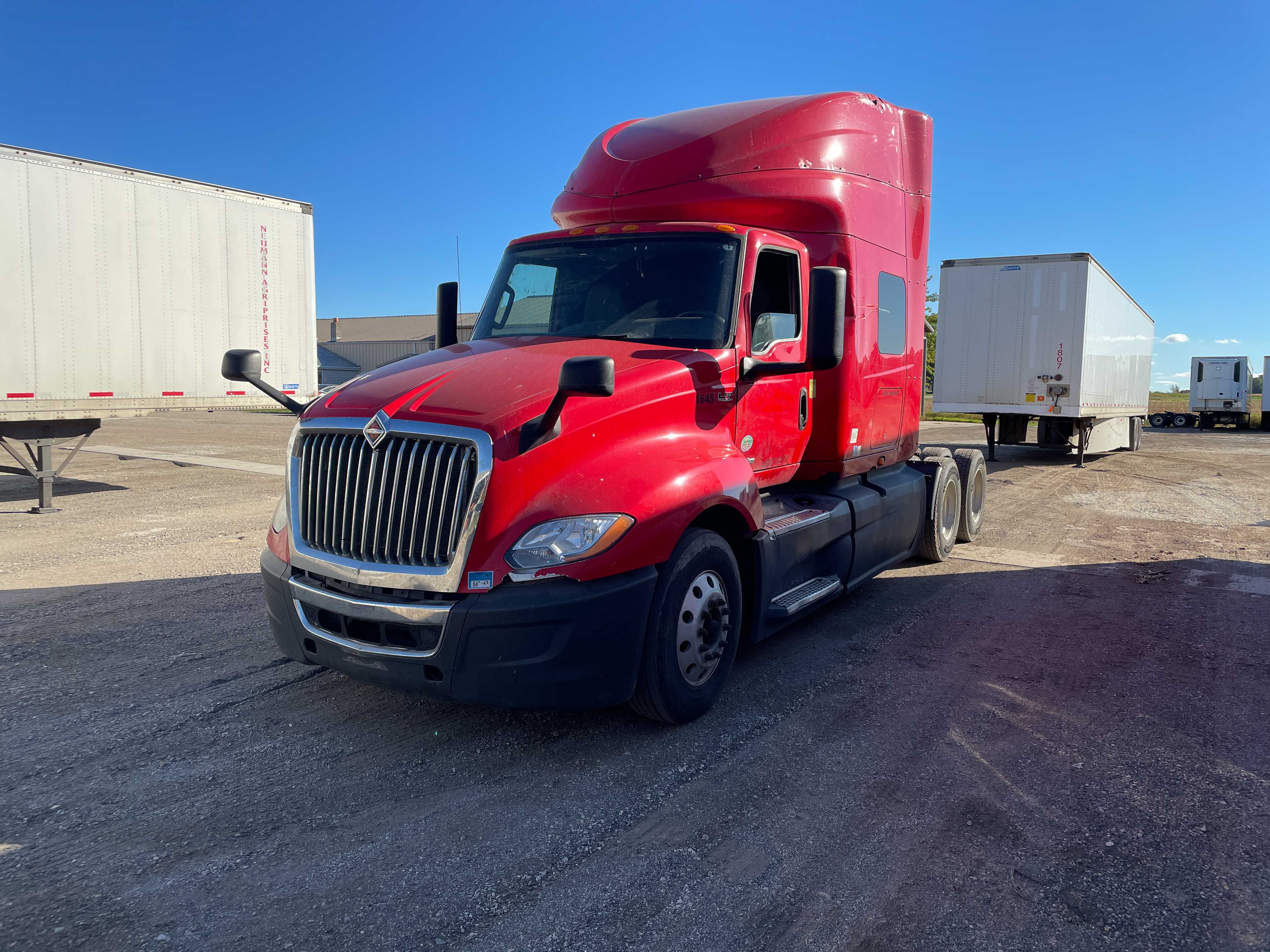 2018 International LT625 Equipment Image0