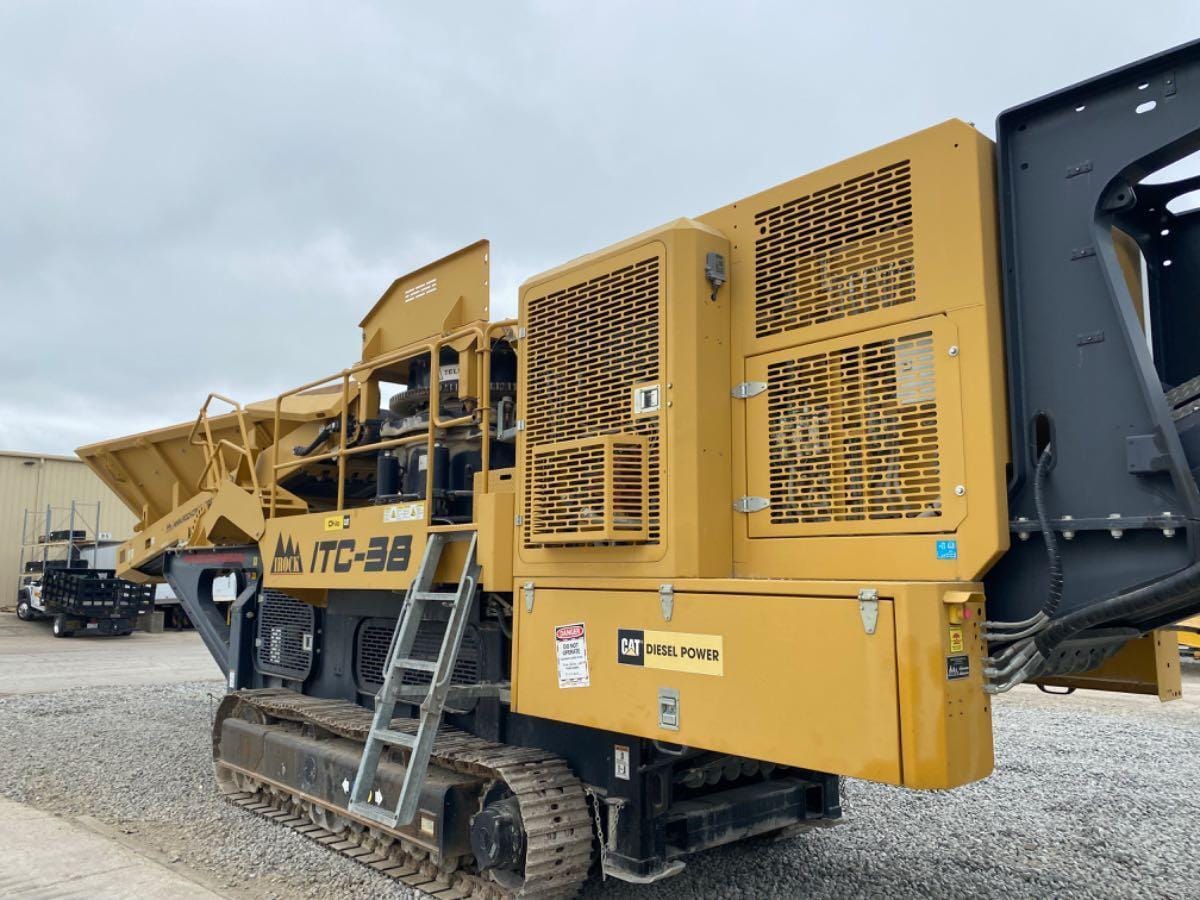 2018 IRock ITC-38 Equipment Image0