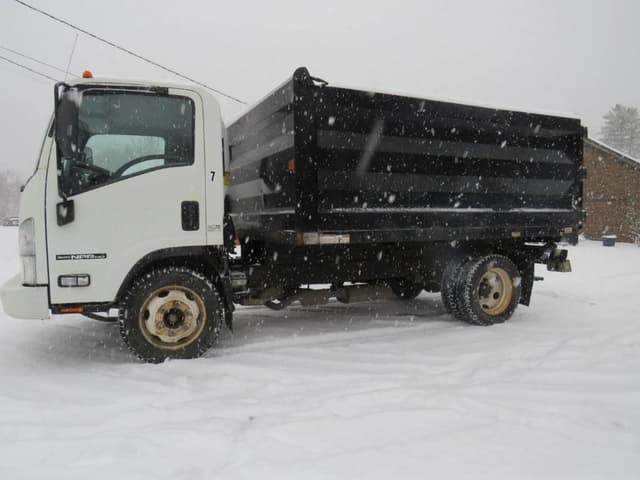 Image of Isuzu NPR equipment image 3