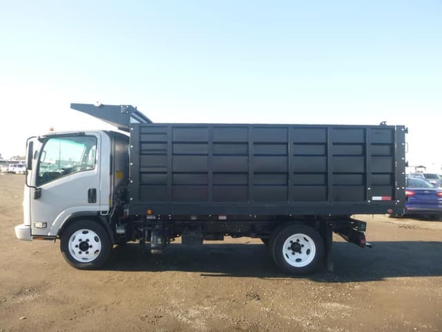 Image of Isuzu NQR equipment image 4