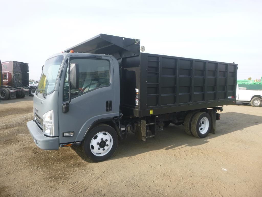 2018 Isuzu NQR Equipment Image0