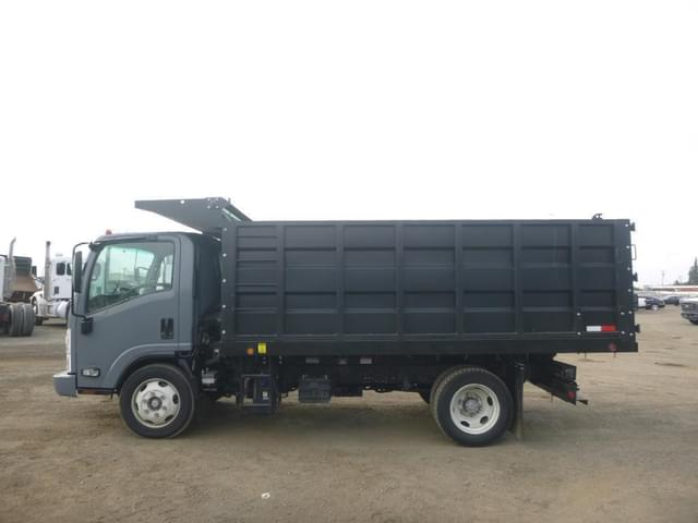 Image of Isuzu NQR equipment image 4