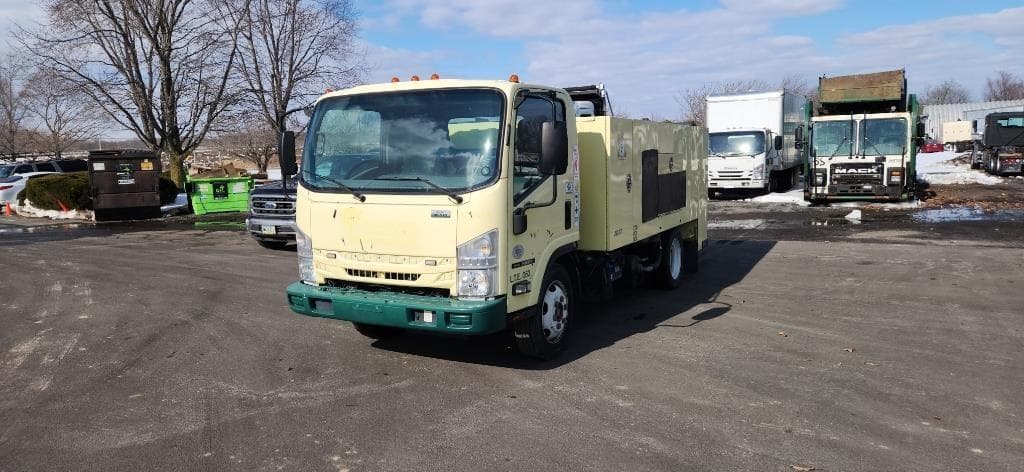 Image of Isuzu NRR Primary image