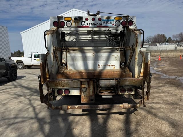 Image of Isuzu NRR equipment image 3