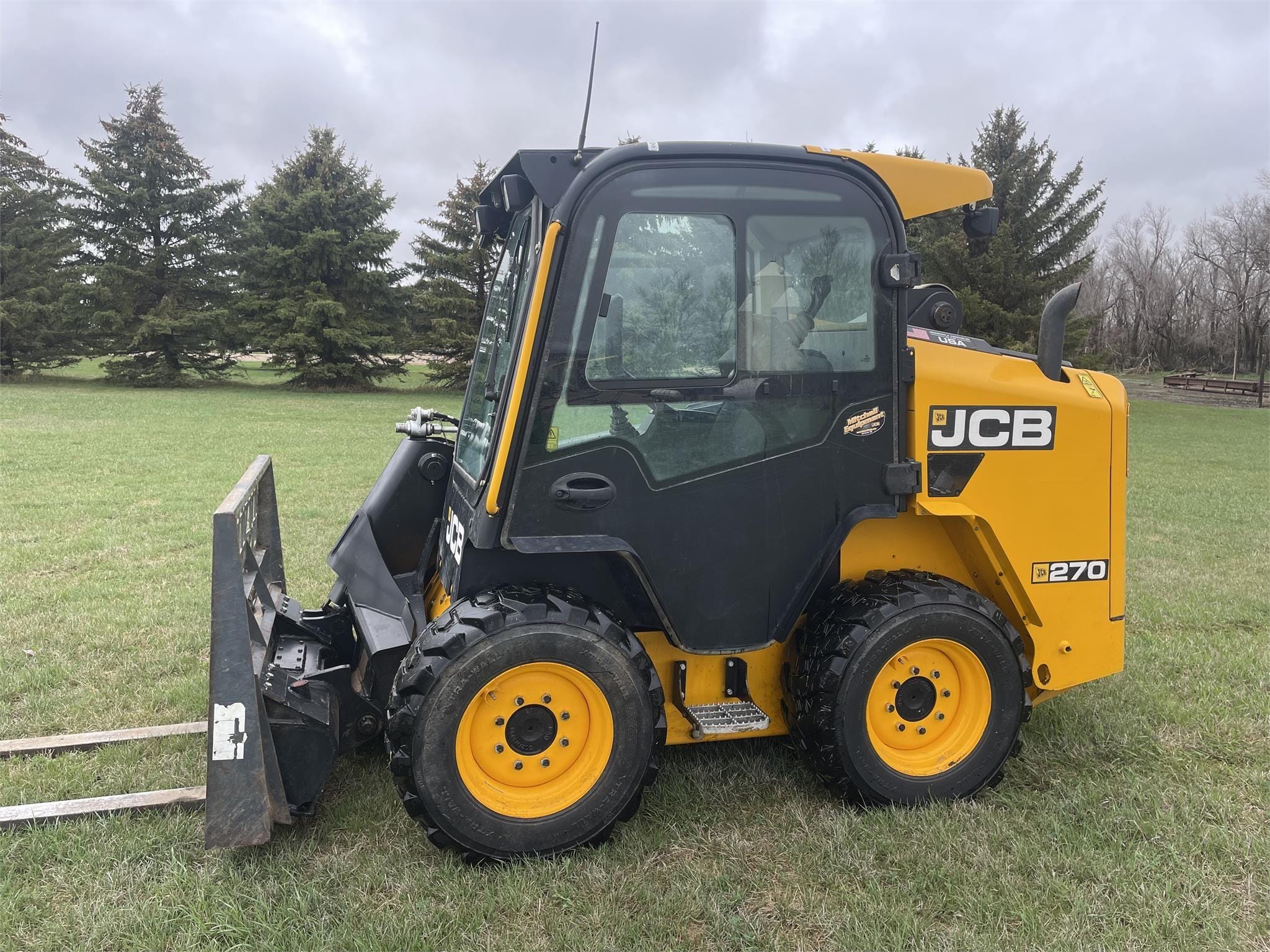 Main image JCB 270