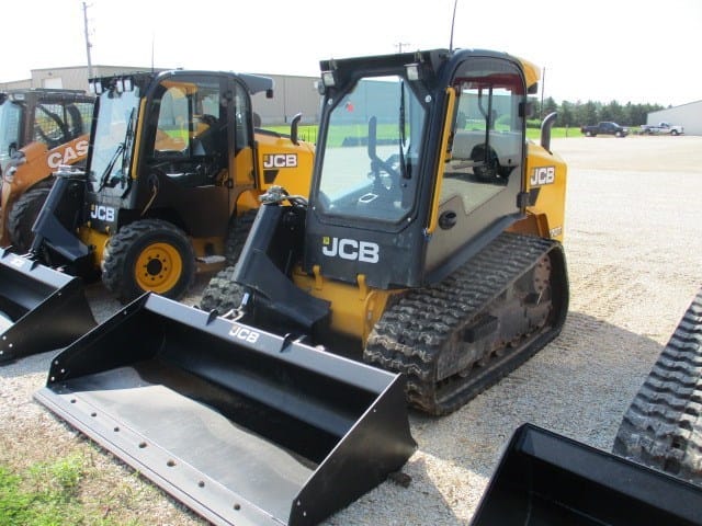 2018 JCB 270T Equipment Image0