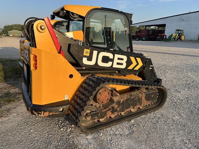 Image of JCB 3TS-8T equipment image 4