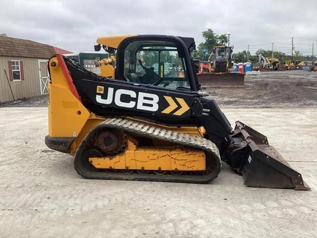 Image of JCB 3TS-8T equipment image 4
