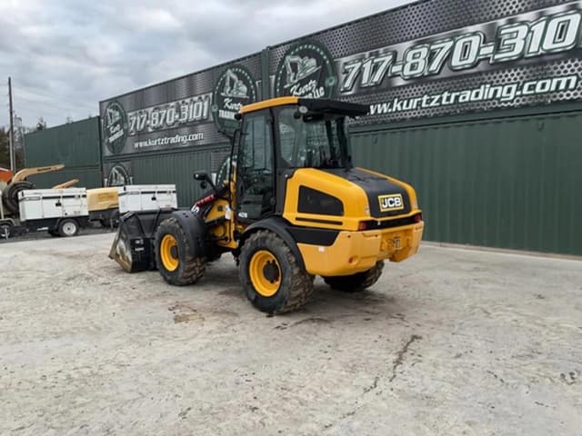 Image of JCB 409 equipment image 1