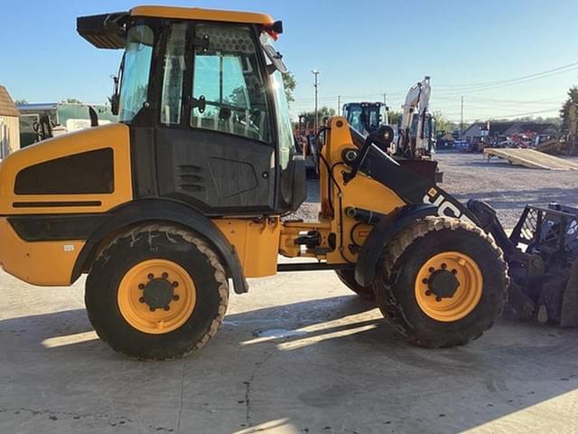 Image of JCB 409 equipment image 4