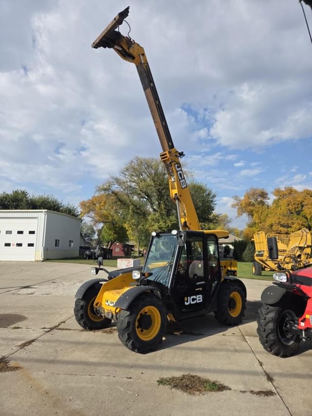 Image of JCB 525-60 equipment image 1