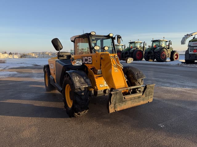 Image of JCB 525-60 Agri Plus equipment image 4