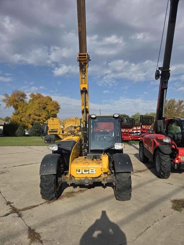 Image of JCB 525-60 Agri Plus equipment image 2
