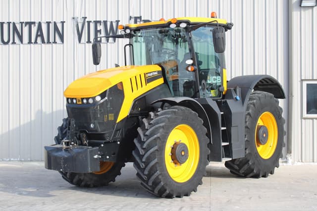 Image of JCB Fastrac 8330 equipment image 3